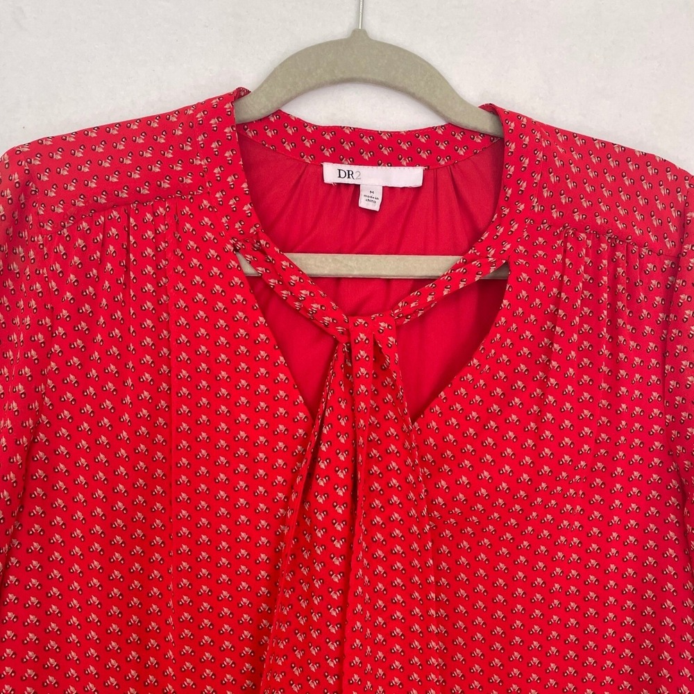 DR2 Top Size M Women Blouse Tie Neck Long Sleeve Sheer Red Print Career V Neck - Picture 5 of 12